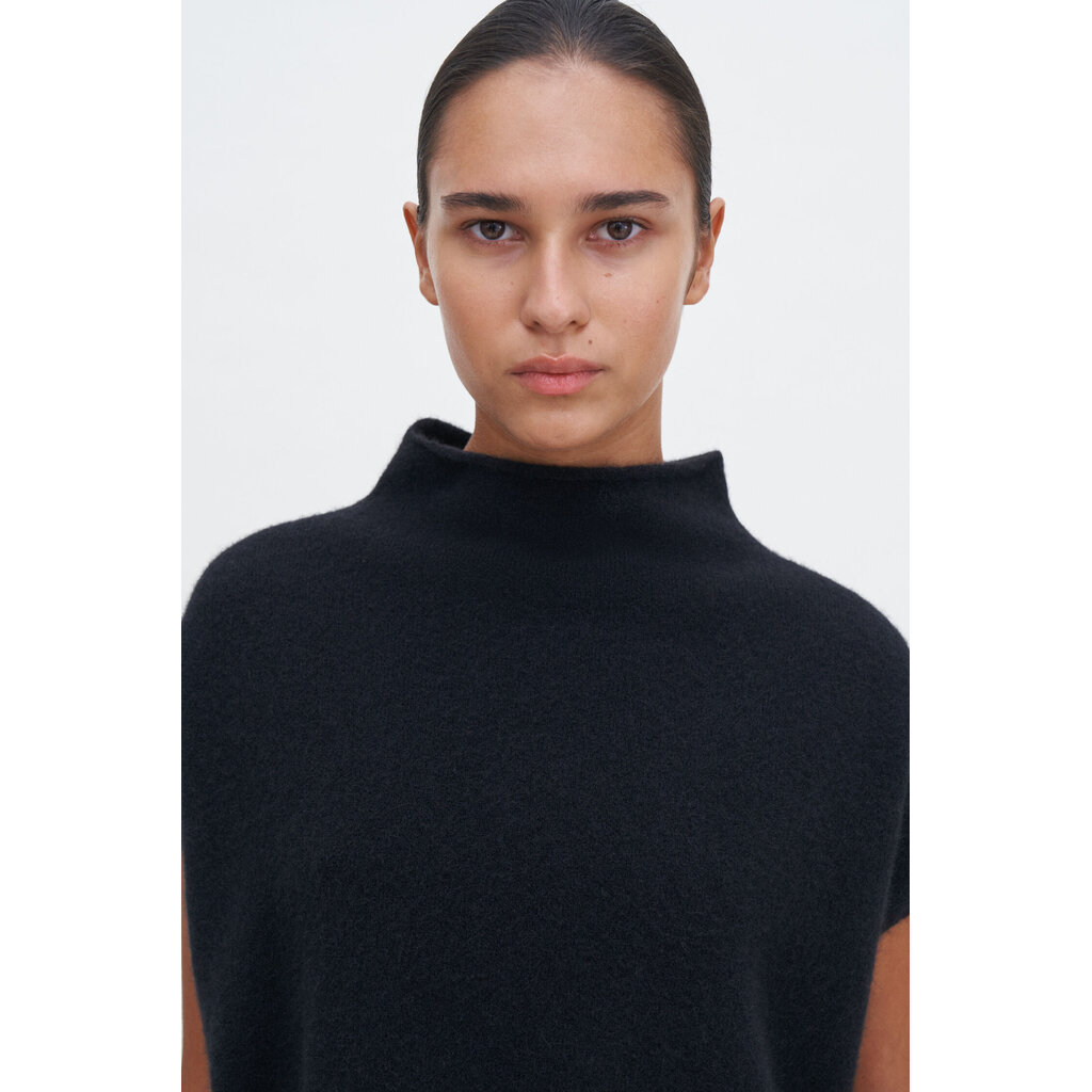 Filippa K Ximena Sweater in black