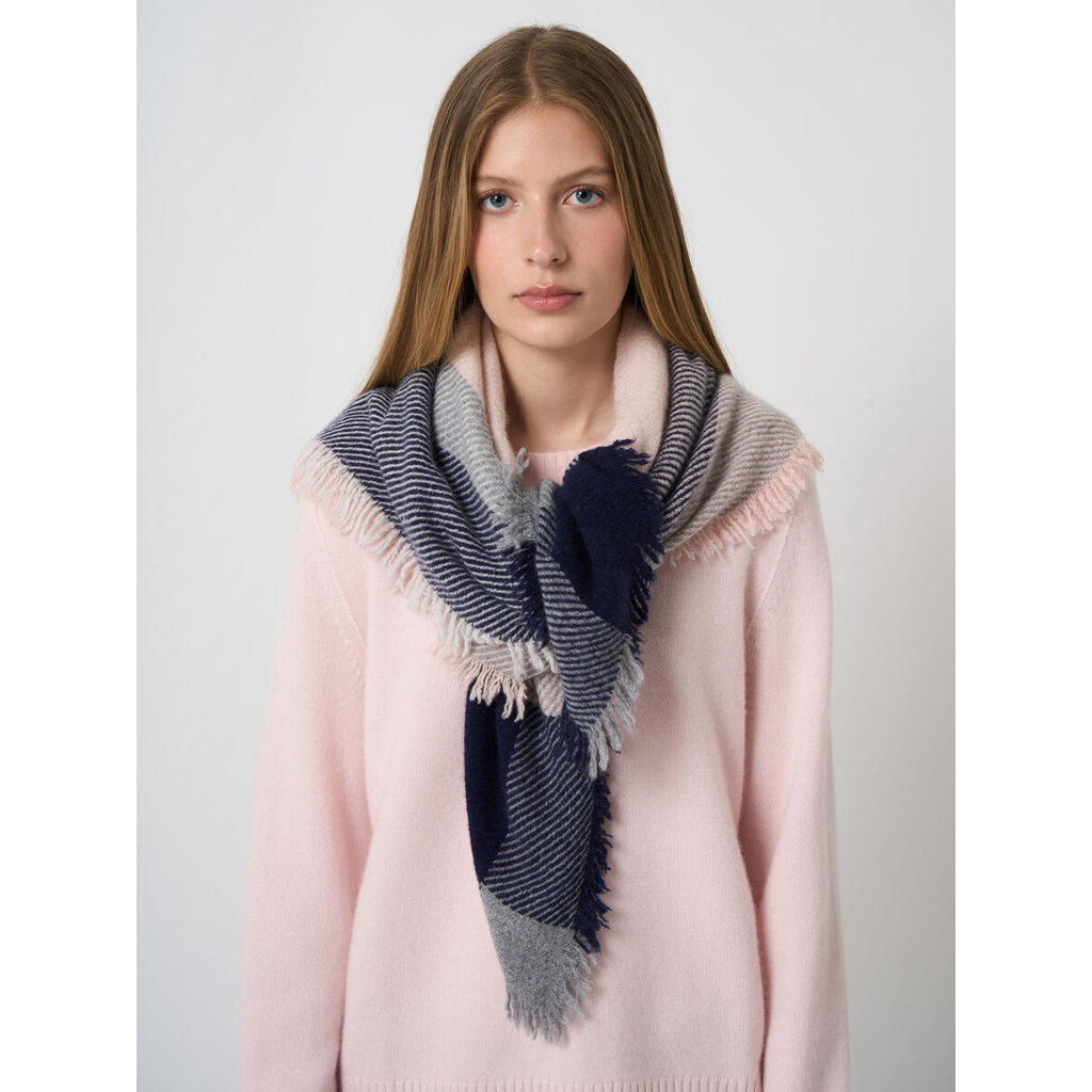 Repeat Shawl 700344 in multi check