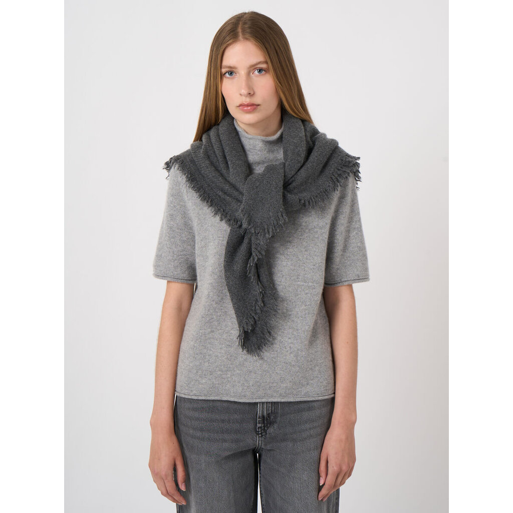 Repeat Scarf 700341 in grey