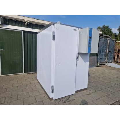 Vriescellen Vriescel 140 x 160 x 206 cm stekker klaar