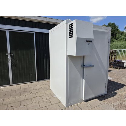 Vriescellen Vriescel 156 x 121 x 210 cm stekker klaar