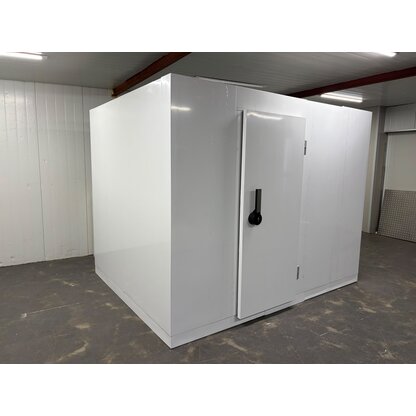 Vriescellen Vriescel 270 x 210 x 220 cm stekker klaar Licht beschadigd