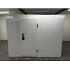 Vriescel 270 x 210 x 220 cm stekker klaar Licht beschadigd