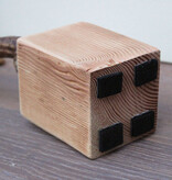 DAMHERT GEWEI op houten sokkel