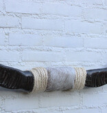Texas style BULLBAR- 81 cm - waterbuffel hoorns afgewerkt met vel en sisaltouw