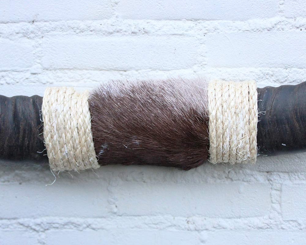 Texas style BULLBAR- 80 cm - waterbuffel hoorns afgewerkt met vel en sisaltouw