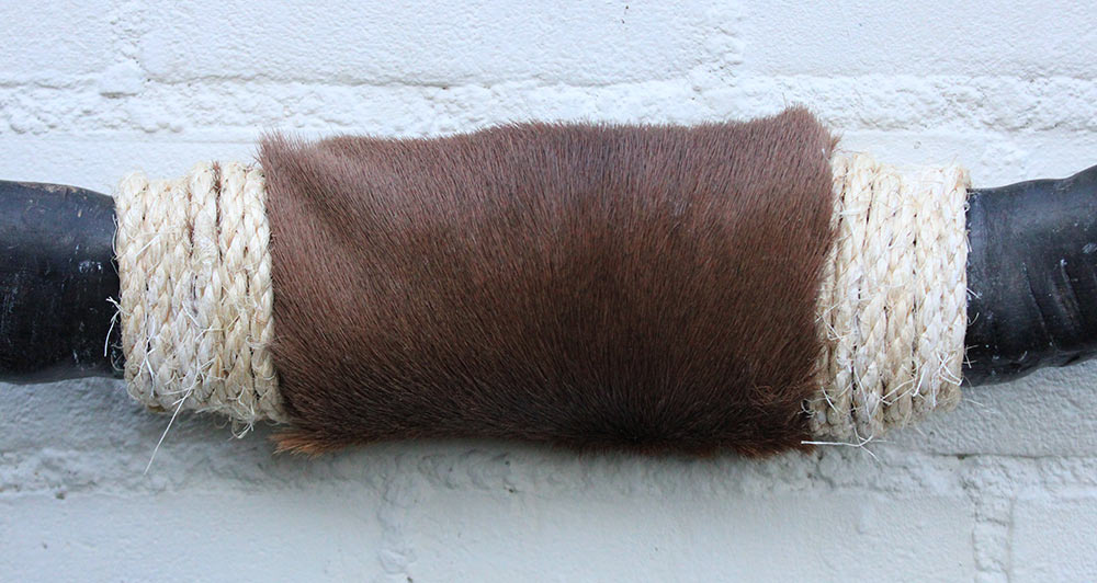 Texas style BULLBAR- 70 cm - waterbuffel hoorns afgewerkt met vel en sisaltouw