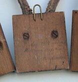 4 x antiek REE GEWEI  op zwart houten schild  - 1901
