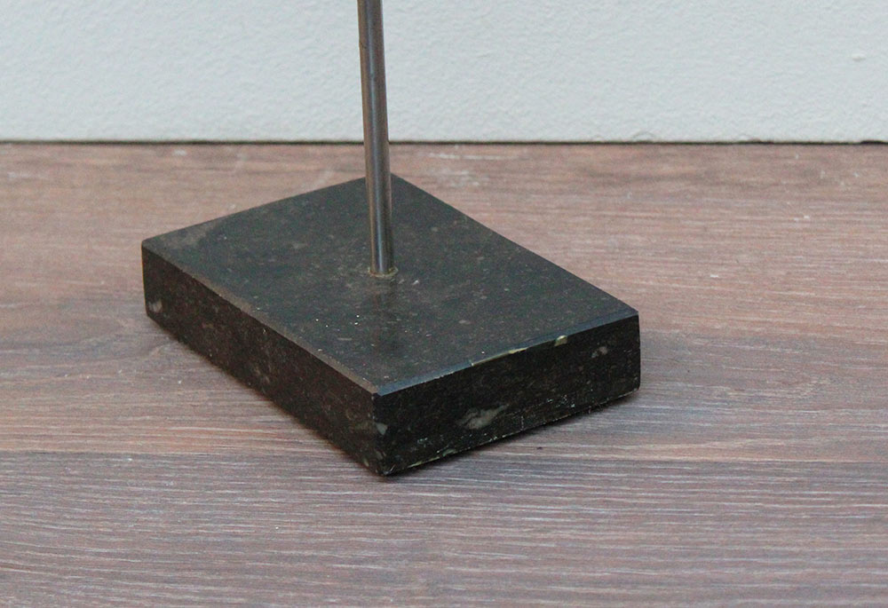 RAM SCHEDEL op hardstenen sokkel