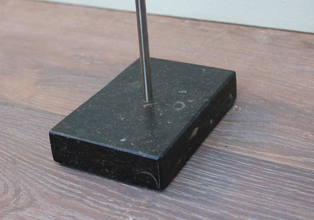 RAM SCHEDEL op hardstenen sokkel