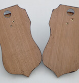 2 x schedel MOUNTAIN REEDBUCK op eiken schild