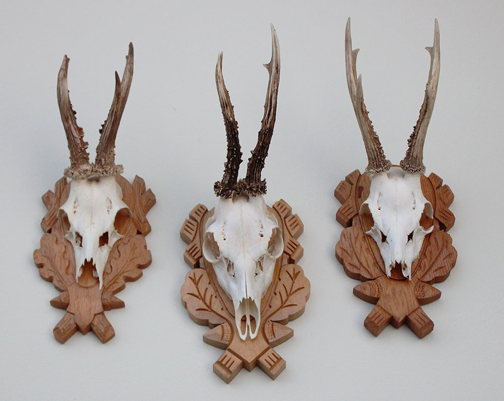 3 x  REE GEWEI op solide bewerkt houten schild