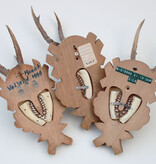 3 x  REE GEWEI op solide bewerkt houten schild