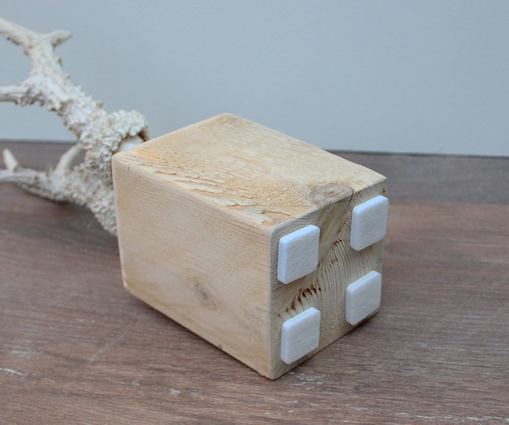 Groot zesender REE GEWEI op houten sokkel