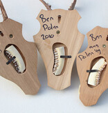 3 x  REE GEWEI op licht houten schild