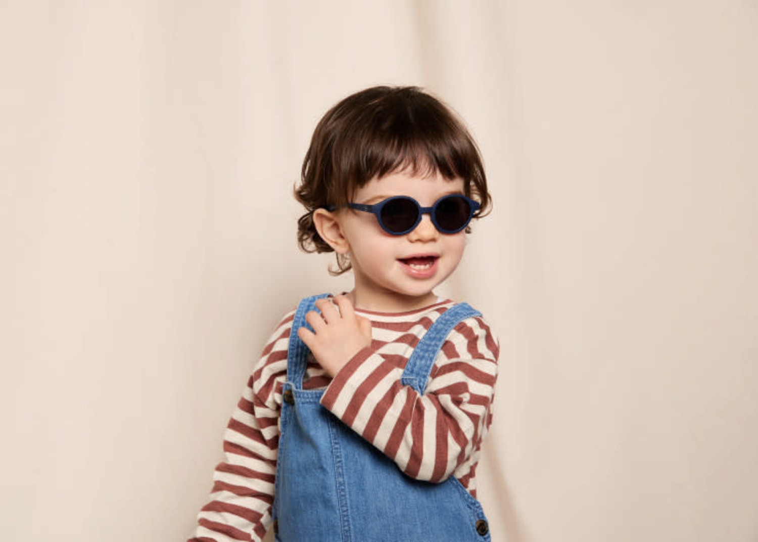 IZIPIZI Zonnebril kids (1-3jaar) - milk | the baby's corner