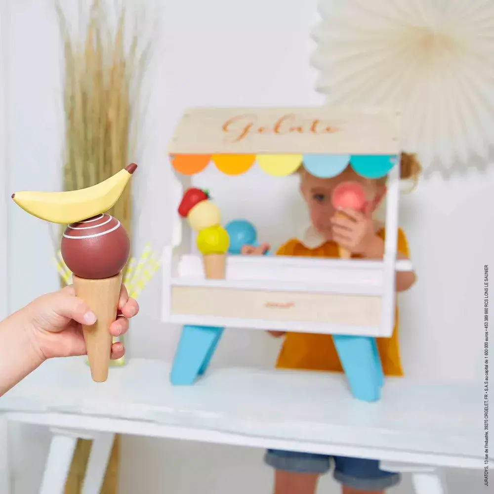 Wooden icecream stand hopono