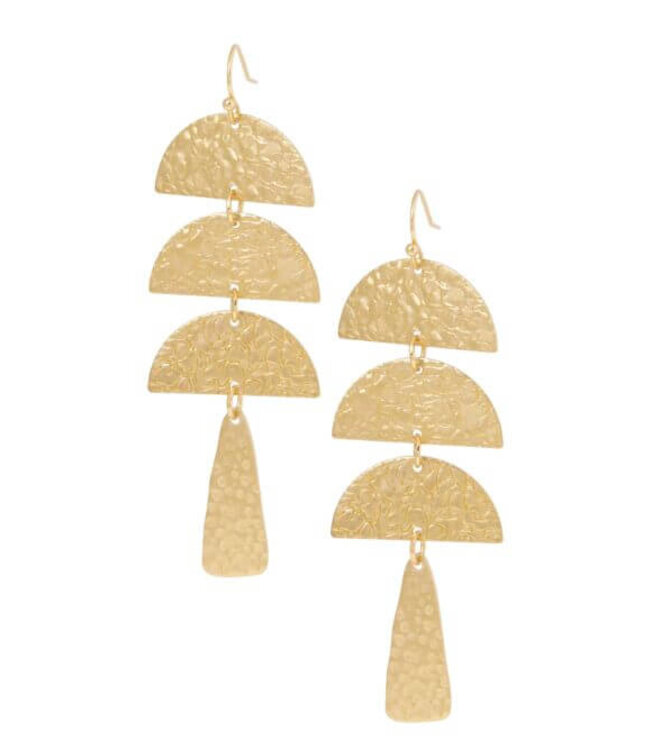 Ellen Beekmans LANGE GEHAMERDE OORBELLEN (7.5CM)