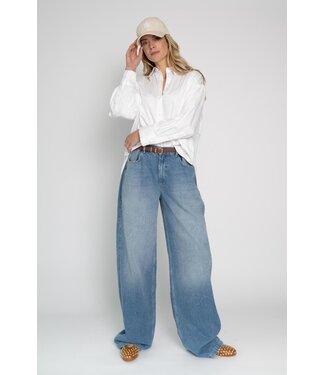Est'Seven Arienne Button Back - White