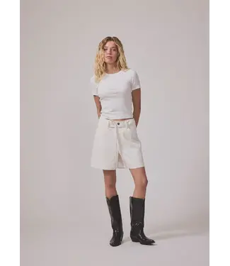Modström Noamamd solid short - Soft white