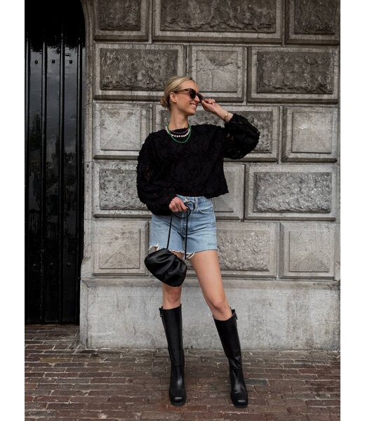 Black and jeans festival look