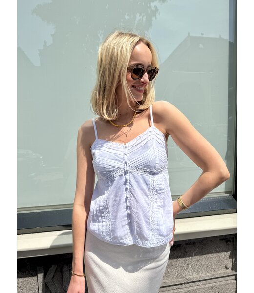 White & Linnen Look