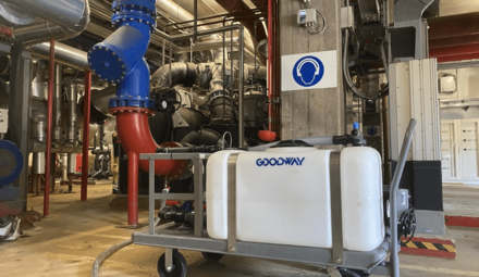 GDS-100: cleaning and descaling chiller condenser tubes at airport