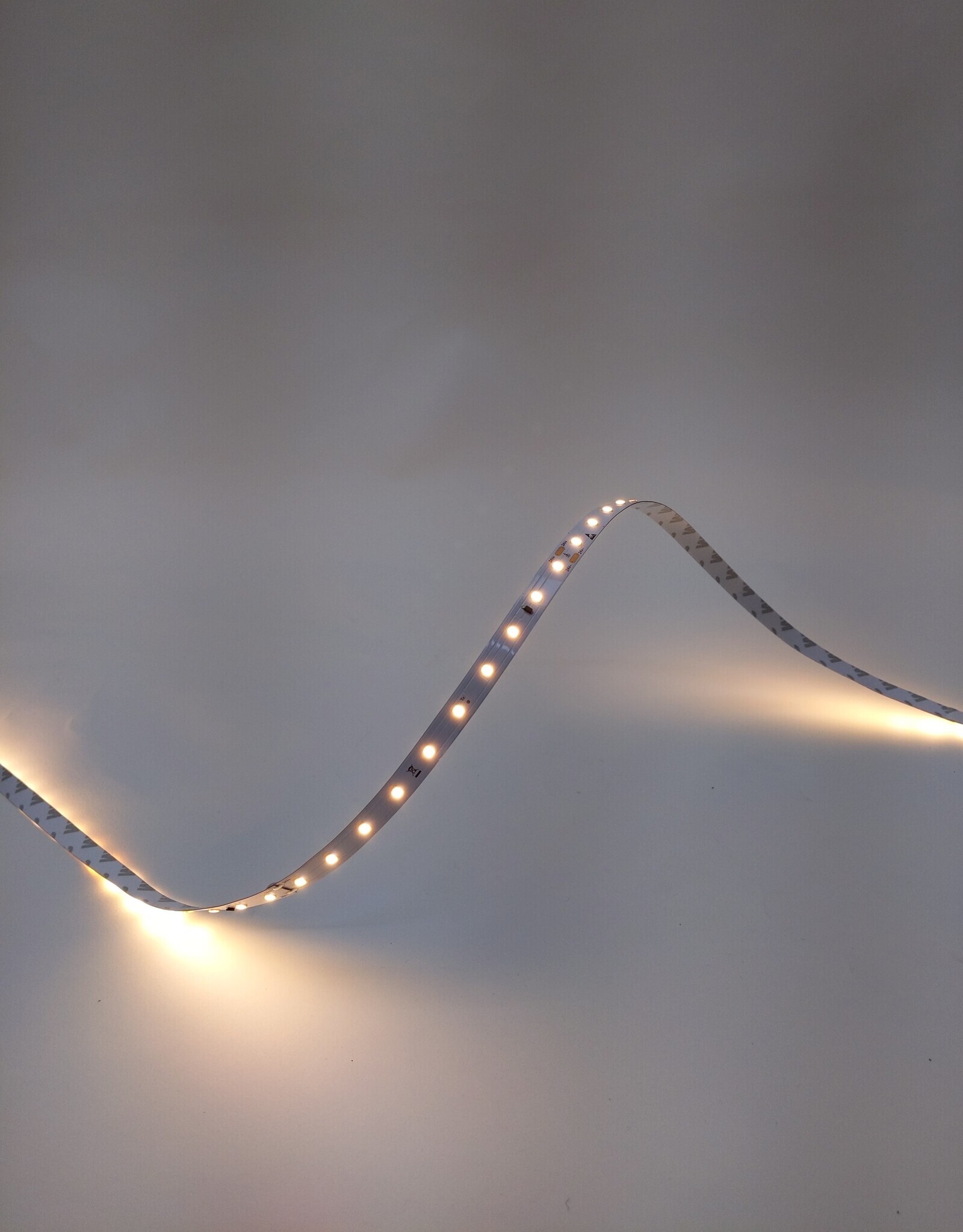 LedLed VARO led strip | 4,6W/m | 3000k | 24V | 30m | 10mm