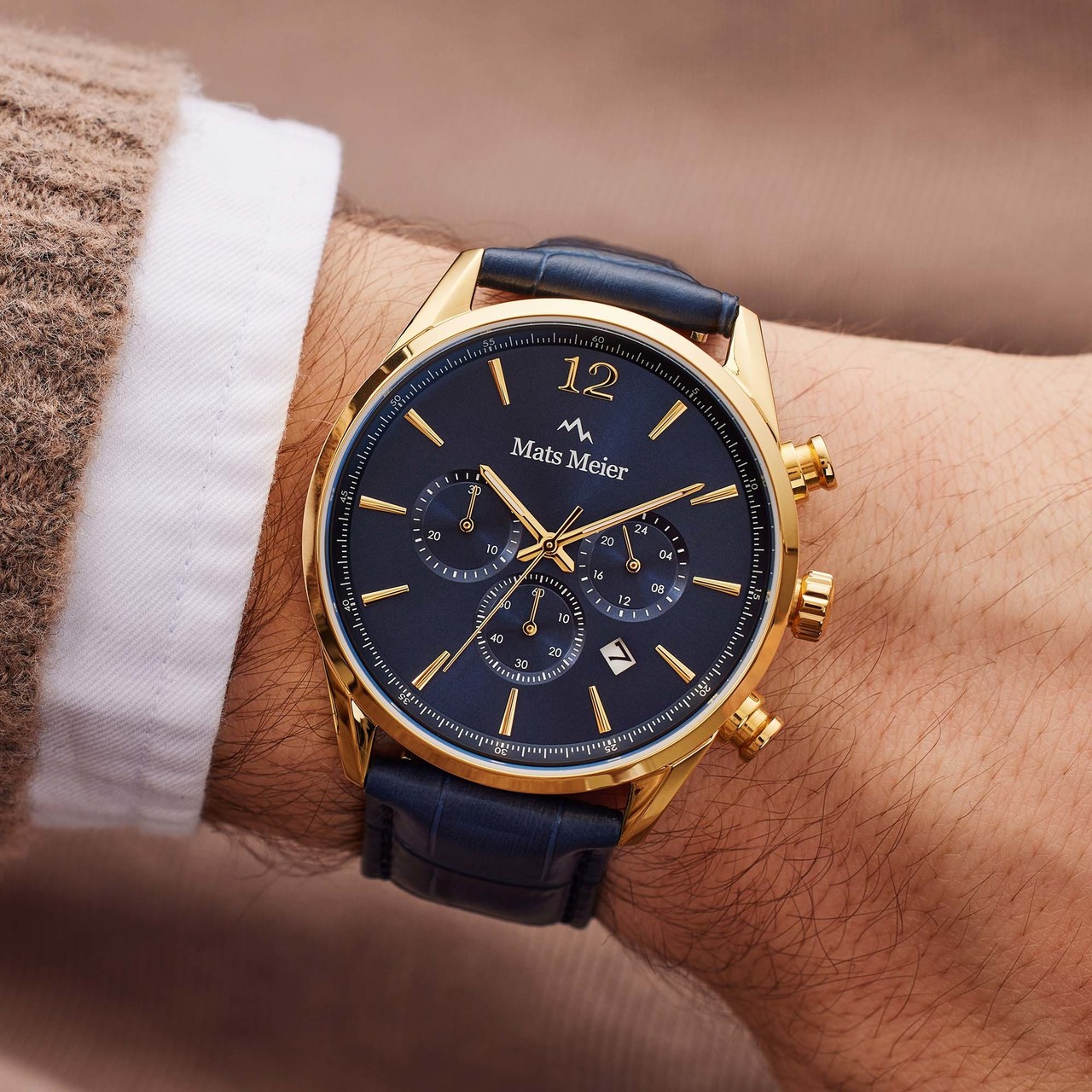 Gold watch deals blue band