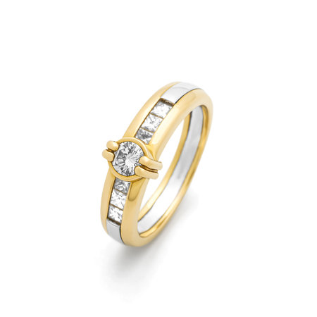 HuisCollectie HuisCollectie Ring 14k Geelgoud met diamant totaal 0.70ct TW/VVS  mt 55 - 2101