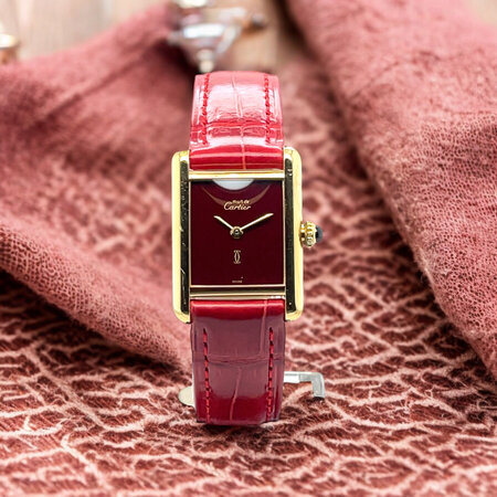 Cartier PRE-OWNED Cartier Tank Must de Cartier Small Burgundy - 28x20mm