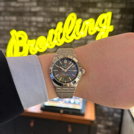 Breitling PRE-OWNED Breitling Chronomat GMT 40mm A32398101M1A1