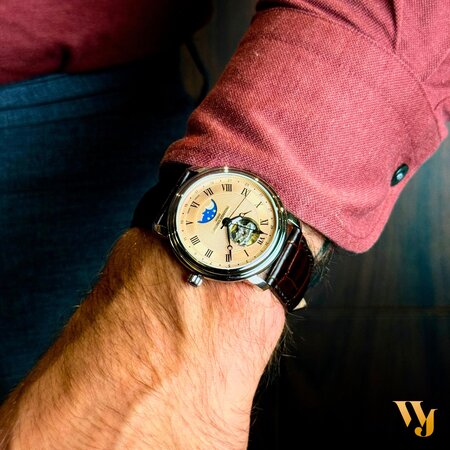 Frederique Constant FREDERIQUE CONSTANT Classics Gents Hartbeat Moonphase 40mm FC-335MCSALB4P26