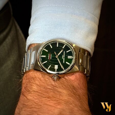 Frederique Constant FREDERIQUE CONSTANT Highlife COSC Automatic 39mm  FC-303G3NH6B