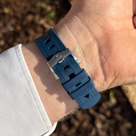 Omega PRE-OWNED Omega Seamaster Diver 300M 42mm 210.32.42.20.06.001