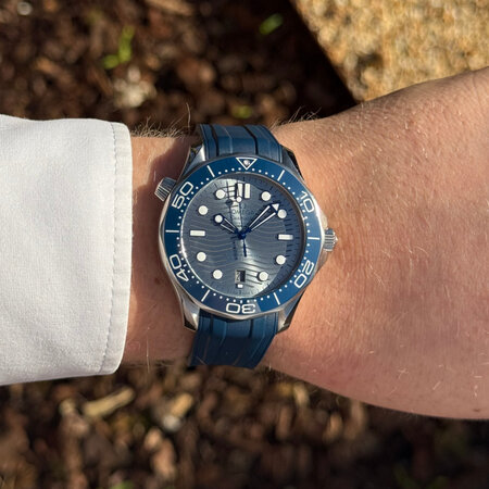 Omega PRE-OWNED Omega Seamaster Diver 300M 42mm 210.32.42.20.06.001