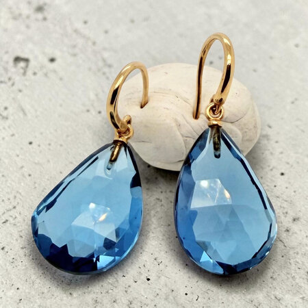 Mrs.Janssen Mrs.Janssen Oorhangers 18k geelgoud met London Blue Topaas 18x13mm 616805