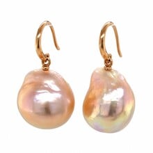 Mrs.Janssen Mrs.Janssen Oorhangers 18k roségoud met Rosé Barok Zoetwaterparel 17x15mm 610564