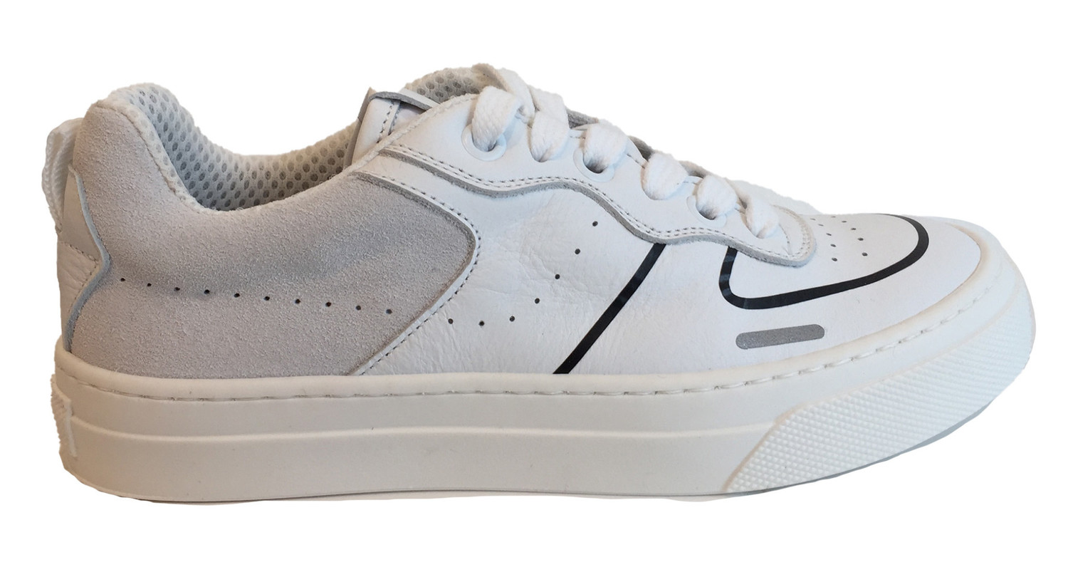 Witte sneaker met veters en zwarte lijnen - Jackie Kid