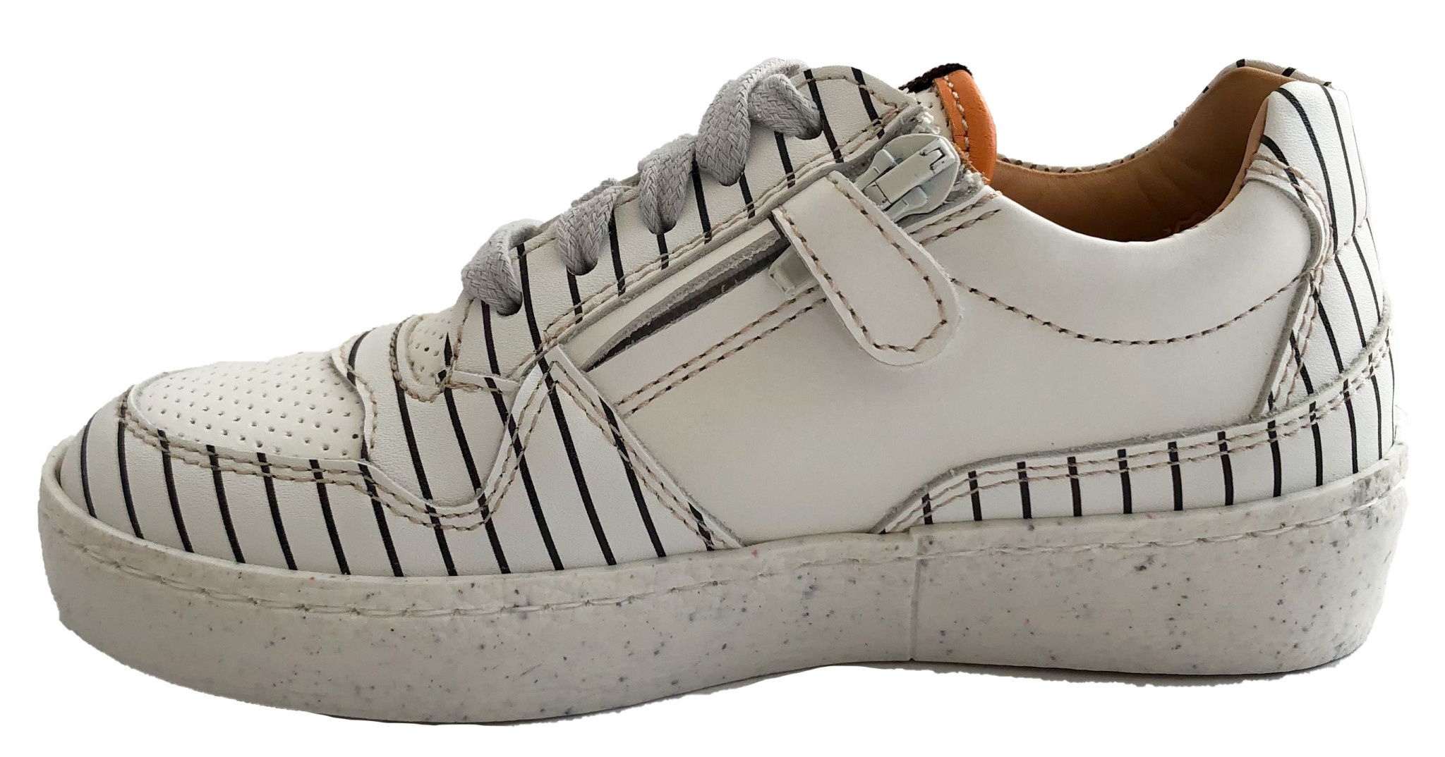 Witte schoenen wit houden? Met deze 10 trucs is dat geen probleem! - Van  den Assem Schoenen