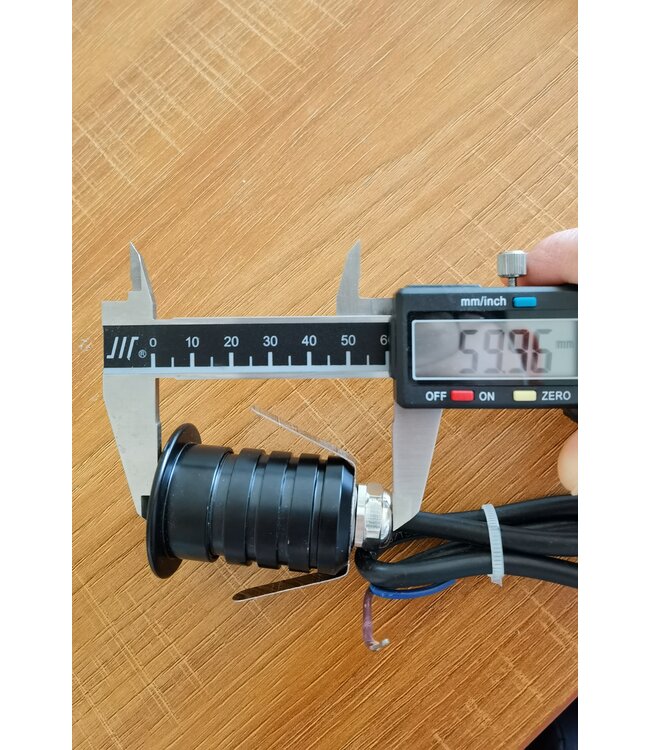Mini spot LED encastrable extérieur 220V 3W IP67 noir