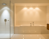 Comprendre les indices IP pour l’éclairage de salle de bain