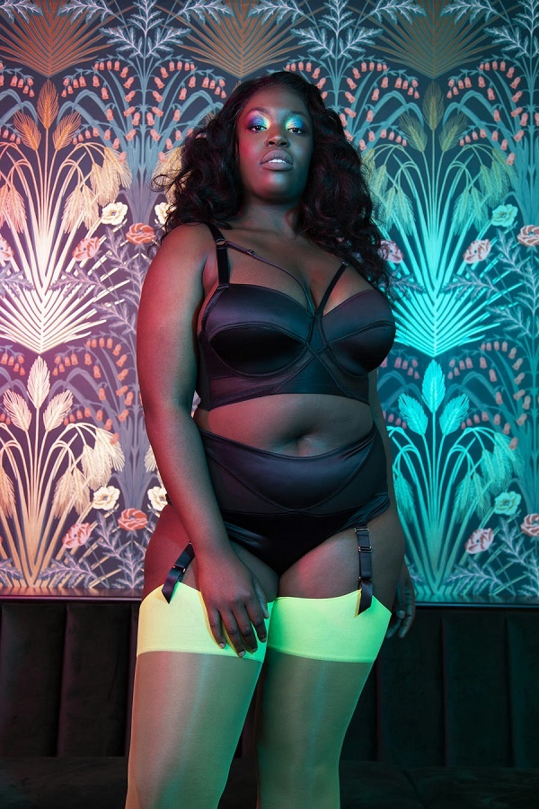 Zwart Satijnen BH Grote Maten - Sexy Lingerie Grote Maten