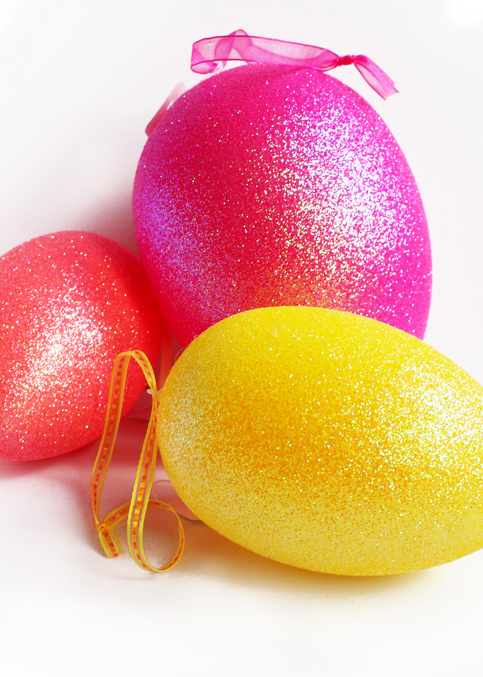 Geel glitter paasei 14 cm met ophanglint