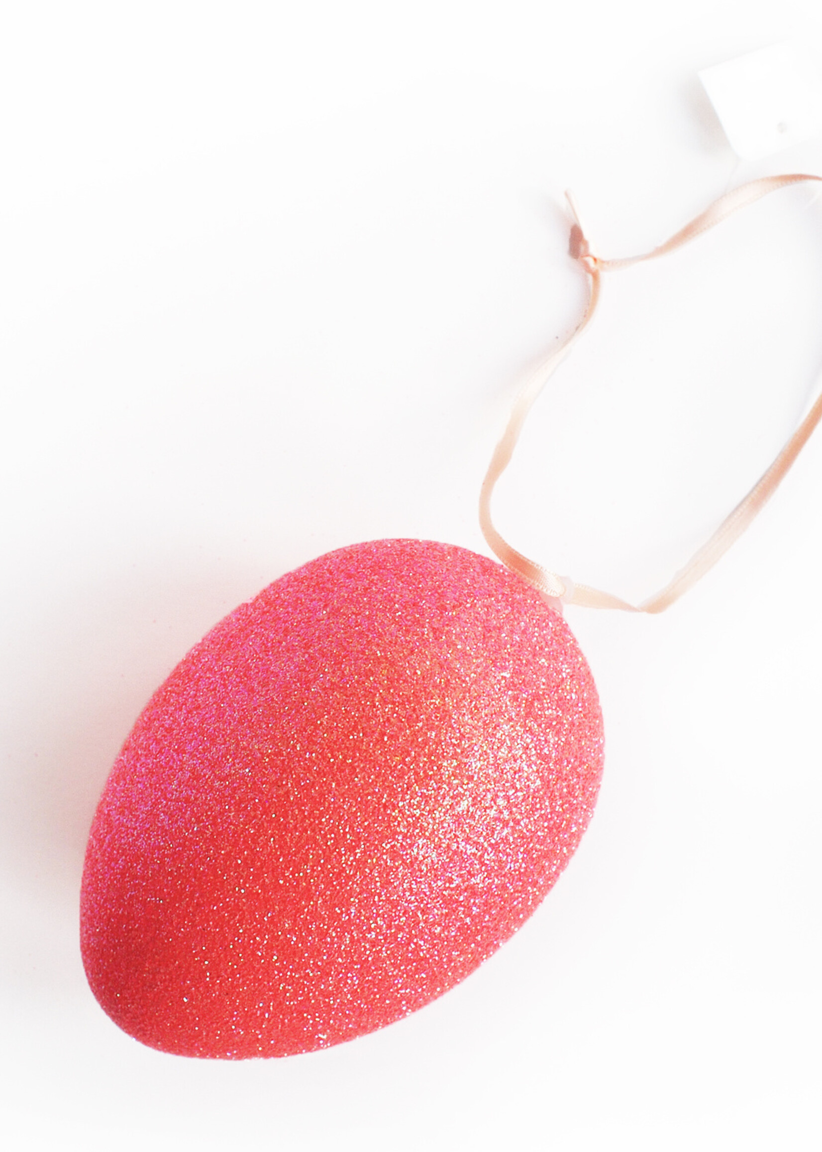 Koraalrood glitter paasei 14 cm met ophanglint