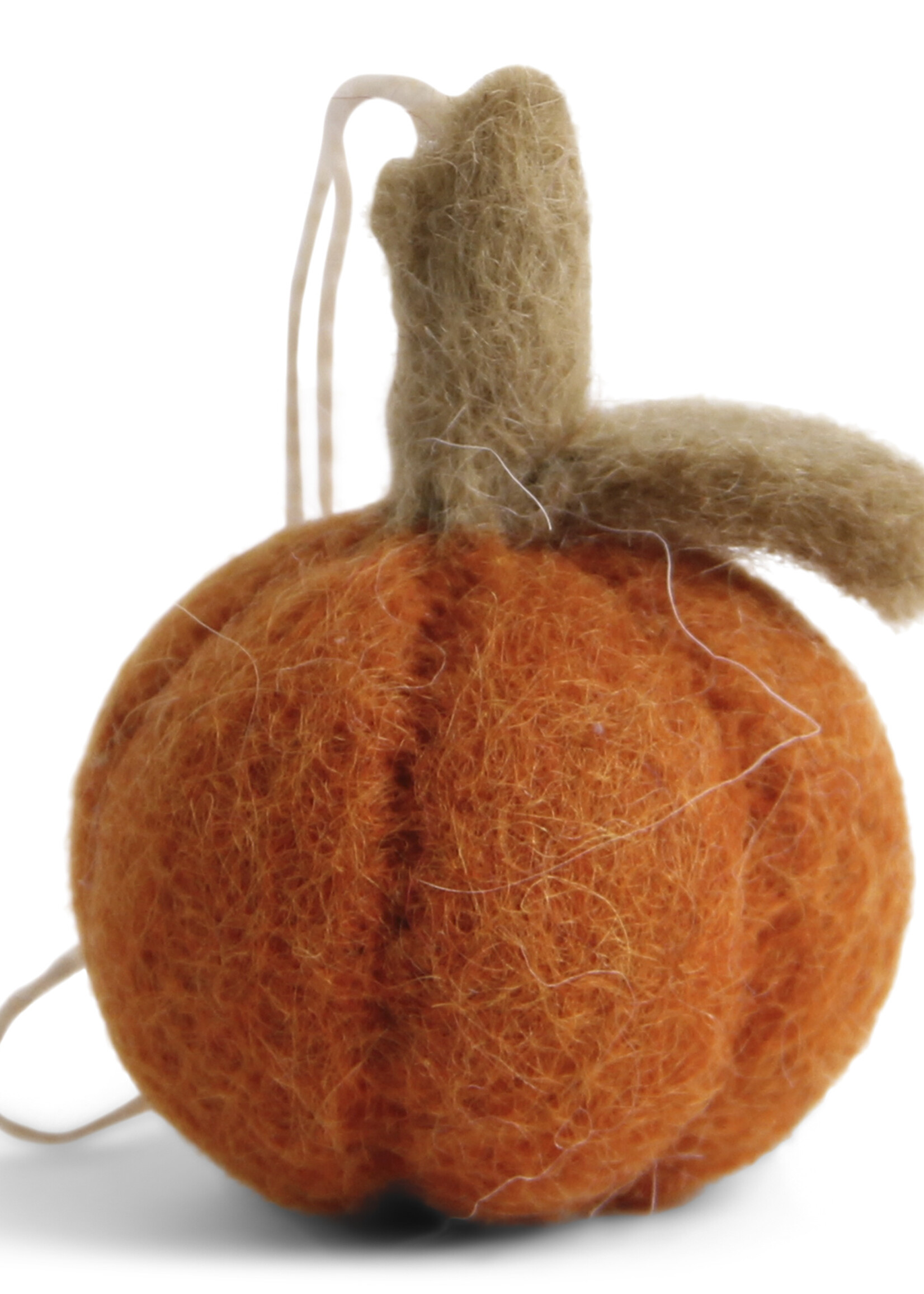 Én Gry & Sif drie handgemaakte vilten oranje Halloween Pompoenen - decoratie hangertjes