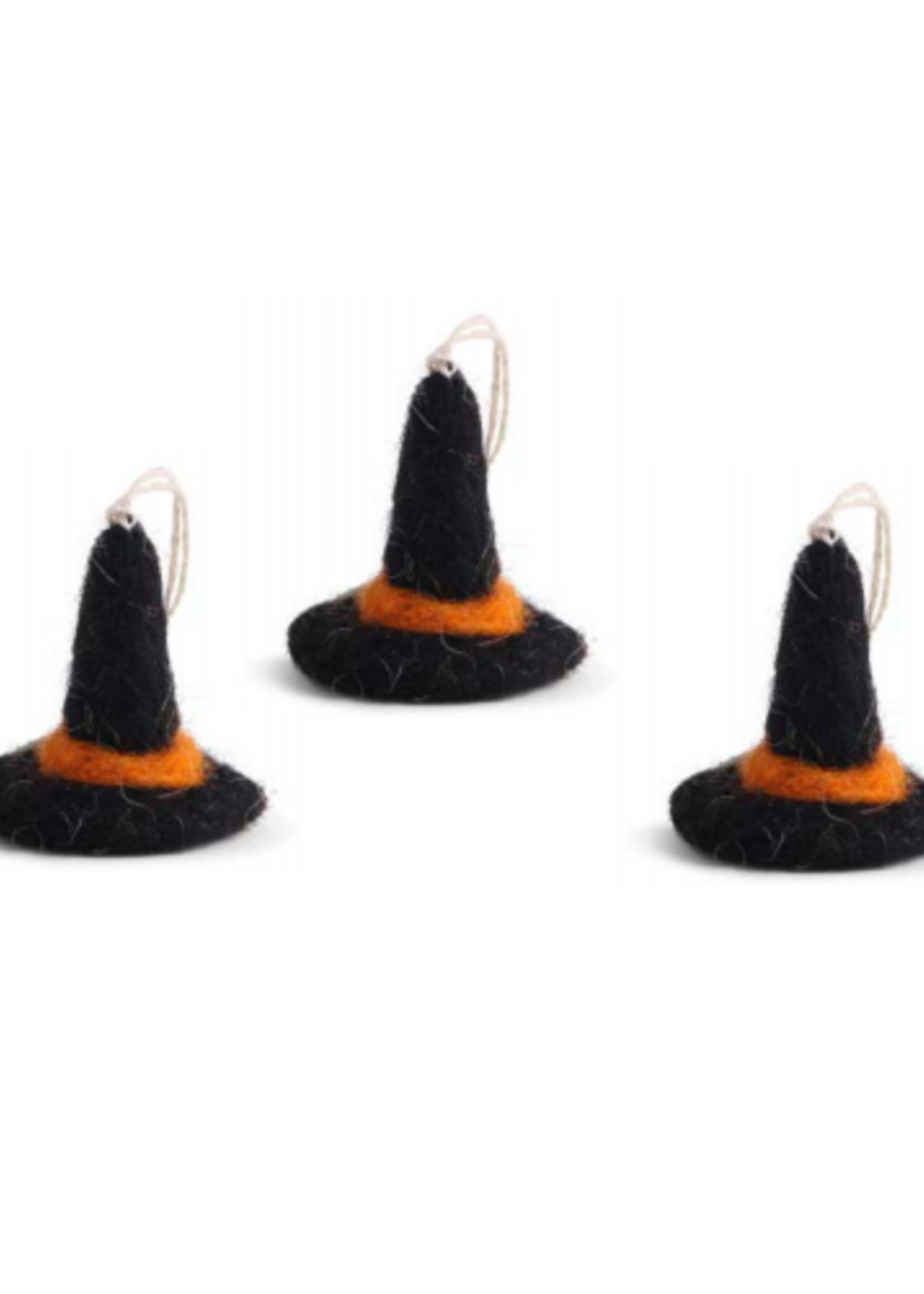 Én Gry & Sif drie handgemaakte vilten Halloween heksenhoedjes - decoratie hangertjes