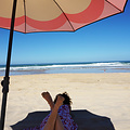 Klaoos Parasol voor het strand Pop-grass rood en mosterdgeel