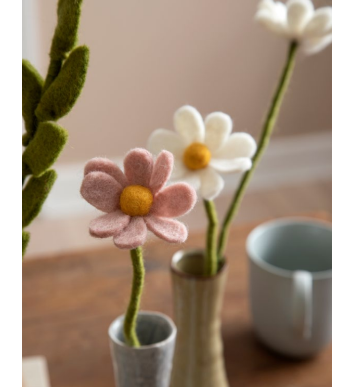 Én Gry & Sif vilten bloem roze anemoon - 30 cm lengte