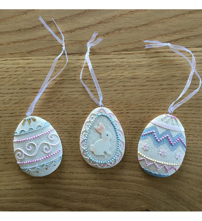 Goodwill set van drie zoete (platte) paasei hangertjes in pastelkleuren